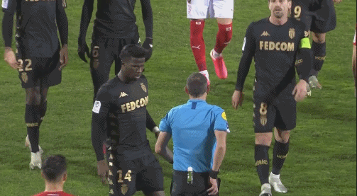 5个月2次重伤：阿诺德的皇马156分钟噩梦，数据揭示3大伤病因